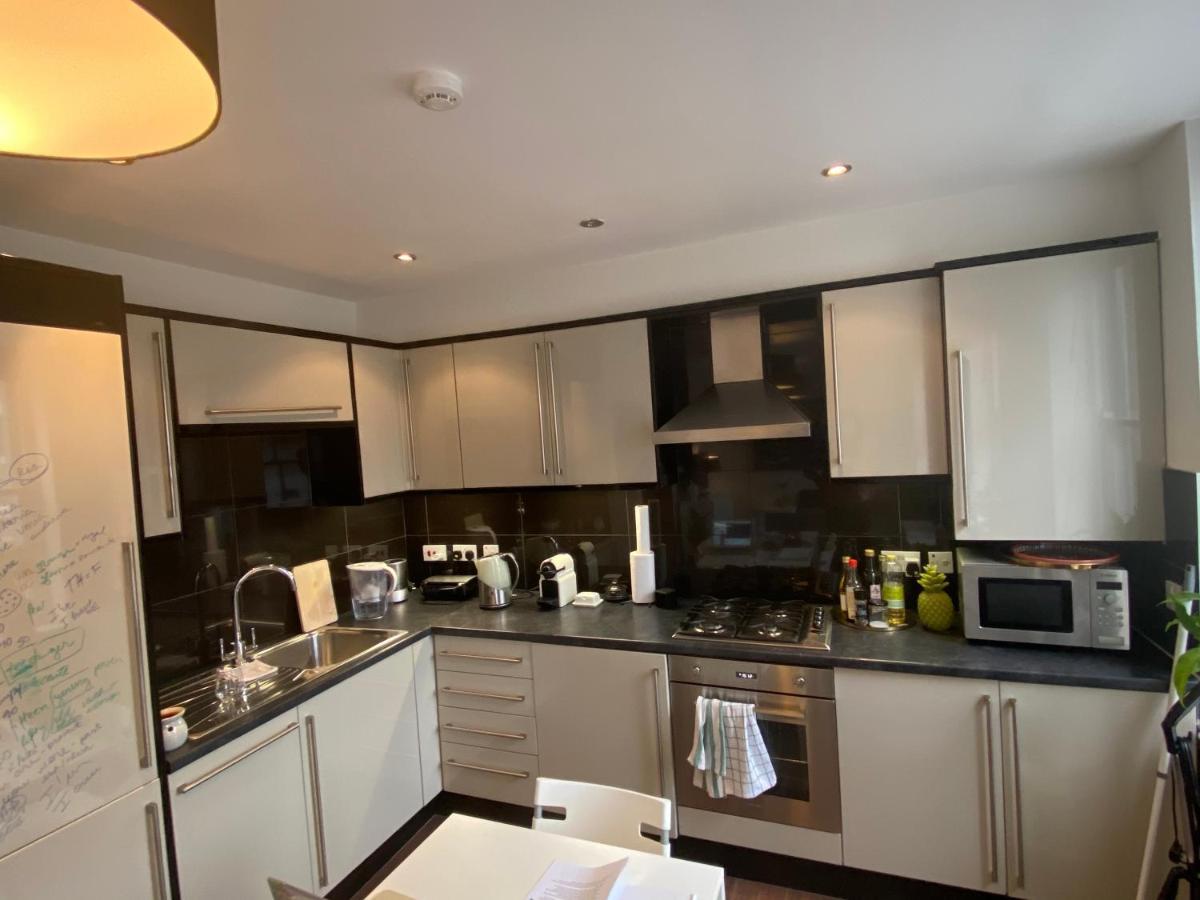 לונדון Notting Hill Next Door Bedroom In The Share Flat מראה חיצוני תמונה