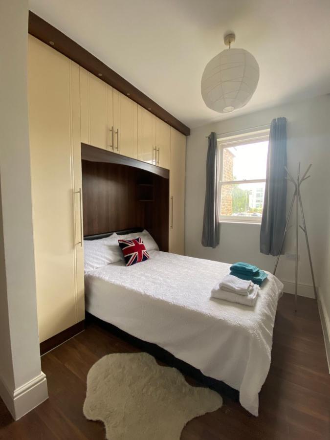 לונדון Notting Hill Next Door Bedroom In The Share Flat מראה חיצוני תמונה