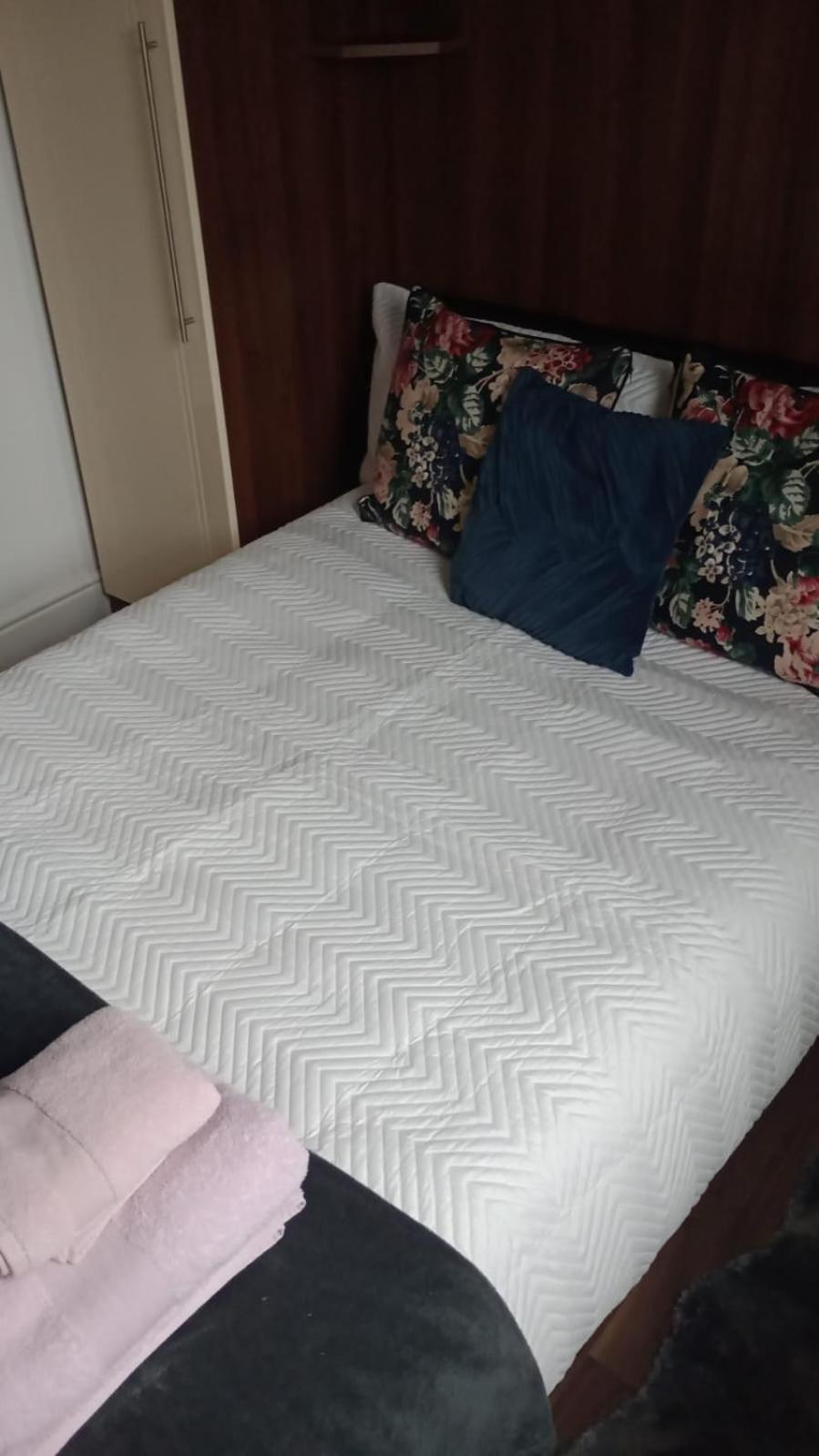לונדון Notting Hill Next Door Bedroom In The Share Flat מראה חיצוני תמונה