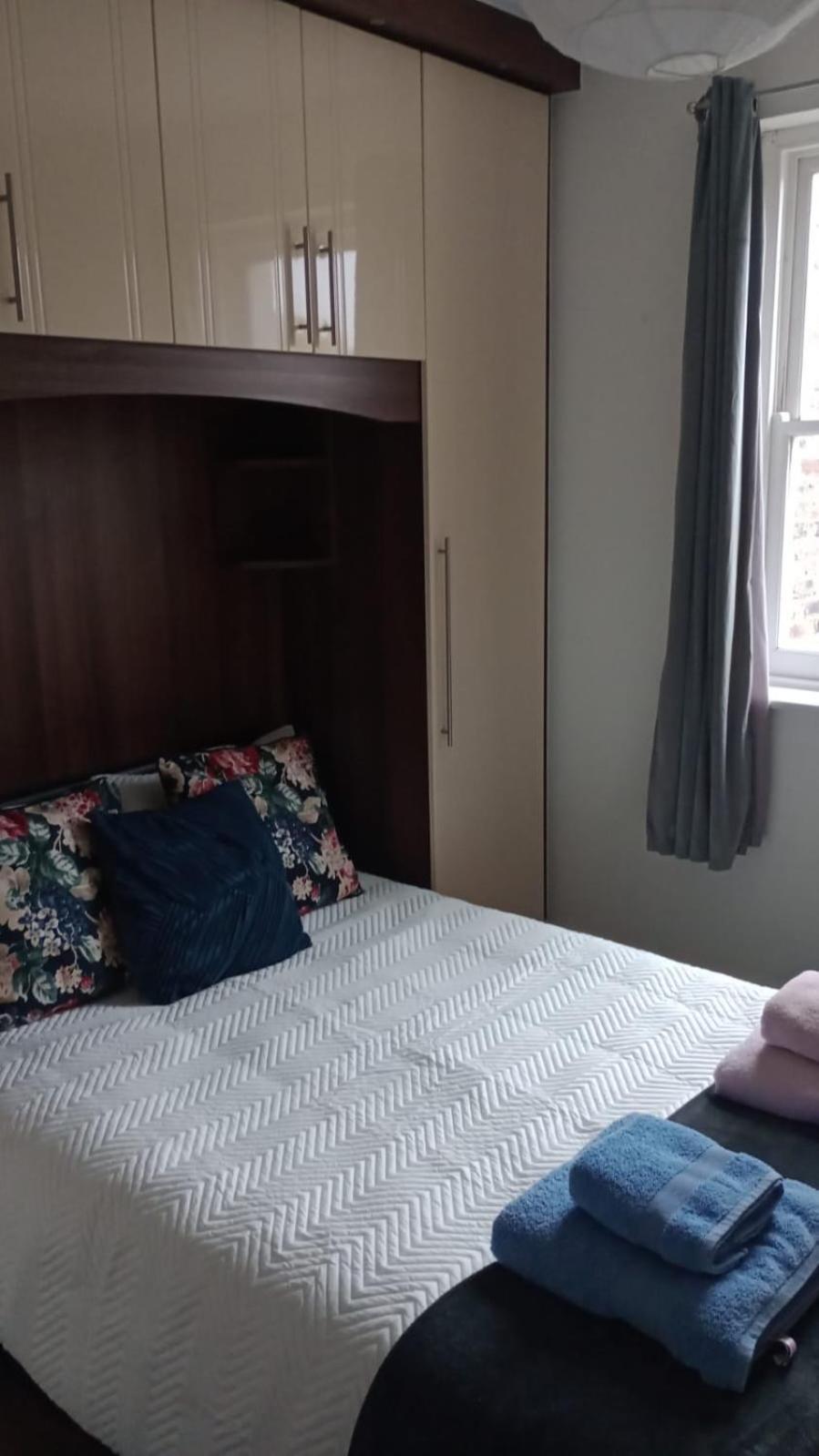 לונדון Notting Hill Next Door Bedroom In The Share Flat מראה חיצוני תמונה